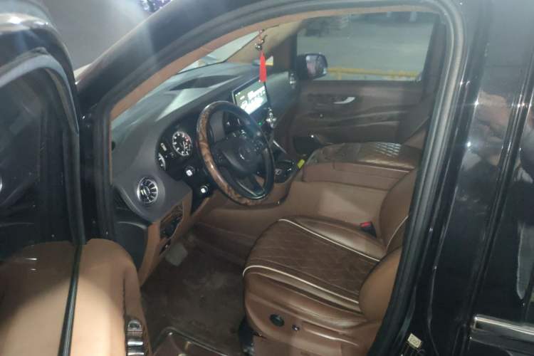 Used Mercedes-Benz Vito 2018 2.0T Elite Version 7 Seats China V Emission Standard Left Front Seat