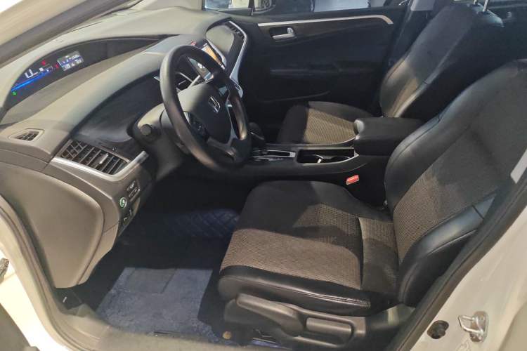 Used Honda Jade 2017 1.8L automatic Comfort version 5 seats
