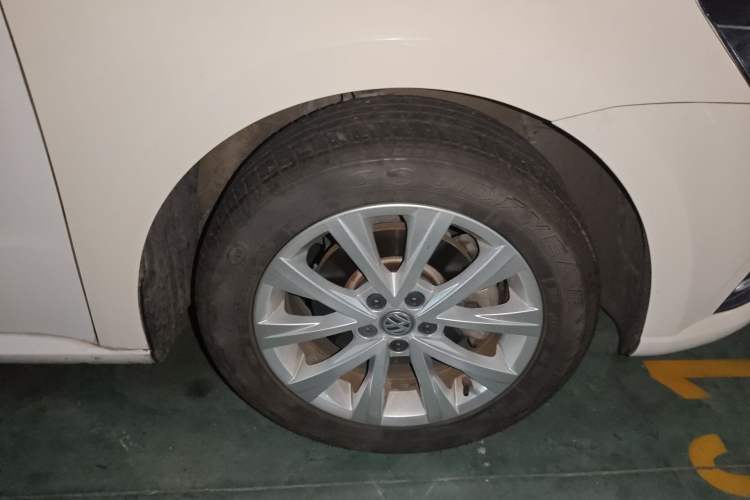 Used Volkswagen Lavida 2017 1.6L Automatic Comfort Edition
