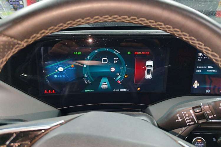 Used Dongfeng Aeolus Huge 2022 Mach Dual-Motor 1.5T MHD Dare-to-Dream Edition
