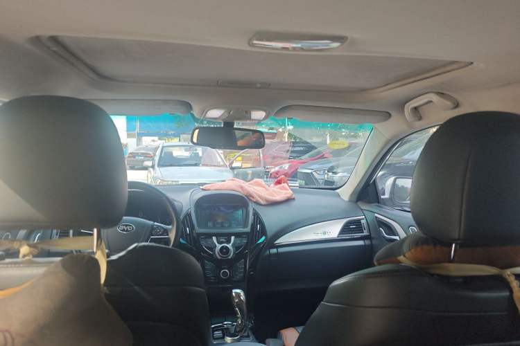 Used BYD Qin New Energy 2015 1.5T Dual-Crown Flagship Plus Edition