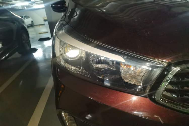 Used Kia K3 2016 1.6L Manual GL Right Front Headlight