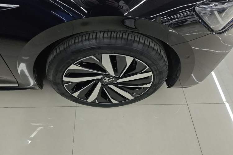 Used Volkswagen Passat 2022 330TSI Starry Luxury Edition Right Rear Wheel Hub