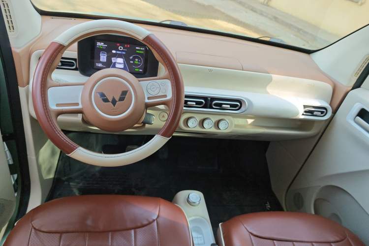 Used Wuling Hongguang MINIEV 2024 3rd Generation 215km Youth Edition Center Console