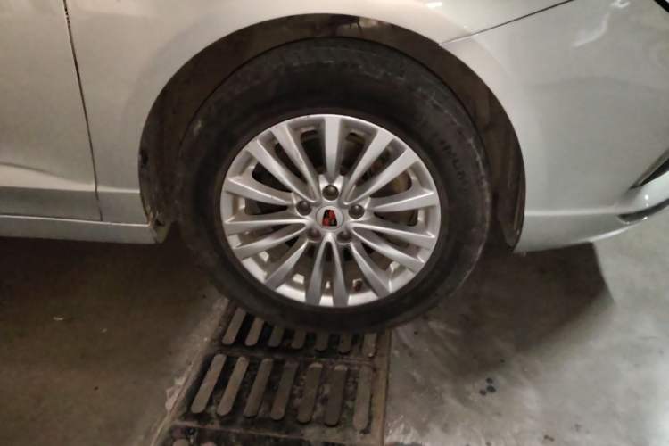 Used Roewe Ei5 2019 Luxury Edition Right Front Wheel Hub
