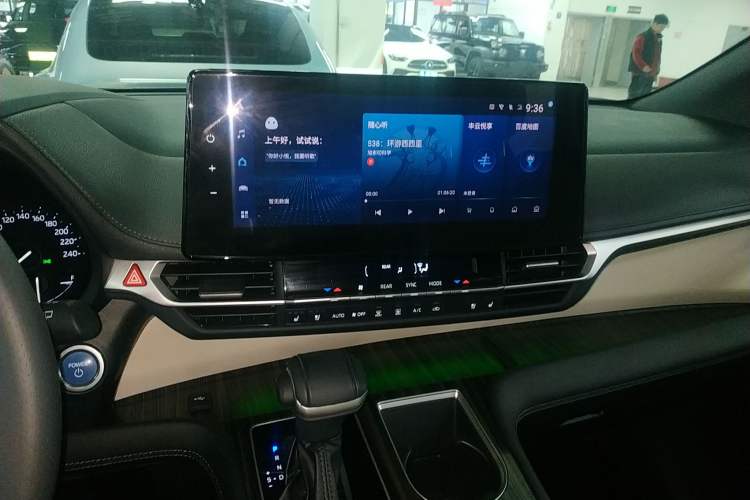 Used Toyota SIENNA 2023 2.5L Hybrid Deluxe Edition Audio And AC Panel