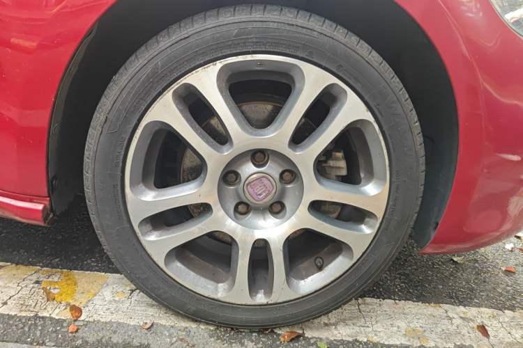 Used Fiat Ottimo 2014 1.4T Automatic Luxury Sport Edition Right Front Wheel Hub