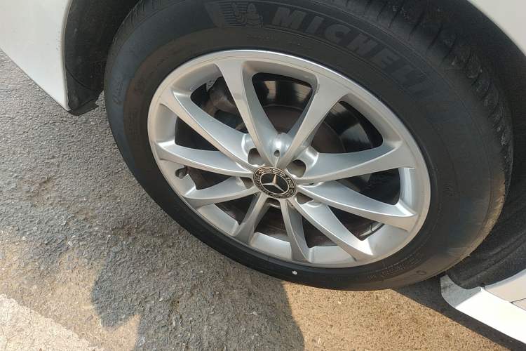Used Mercedes-Benz A-Class 2020 Restyled A 200 L Sport Sedan Fashion Version Right Rear Wheel Hub