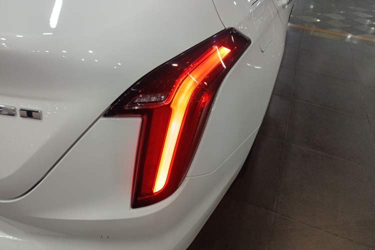 Used Cadillac CT4 2022 28T Luxury Edition Right Rear Taillight