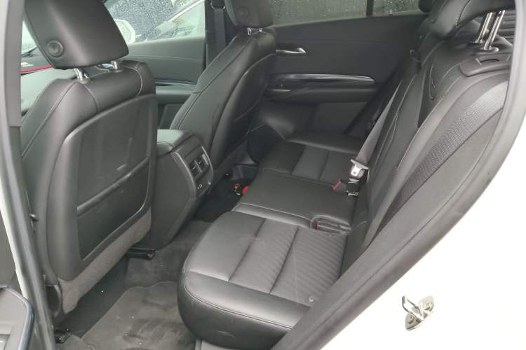 Used Cadillac XT4 2022 28T Two-Wheel Drive Fashion Edition Left Rear Seat