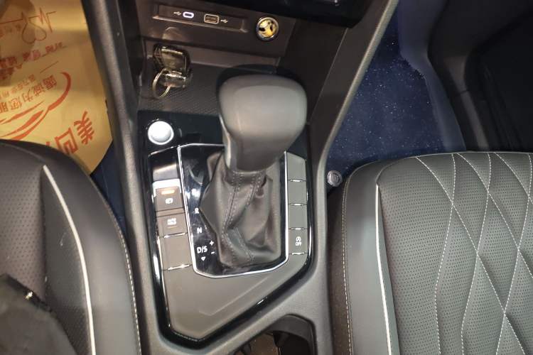 Used Volkswagen Tiguan L 2024 330TSI Automatic Two-Wheel Drive Smart Edition Gear Lever