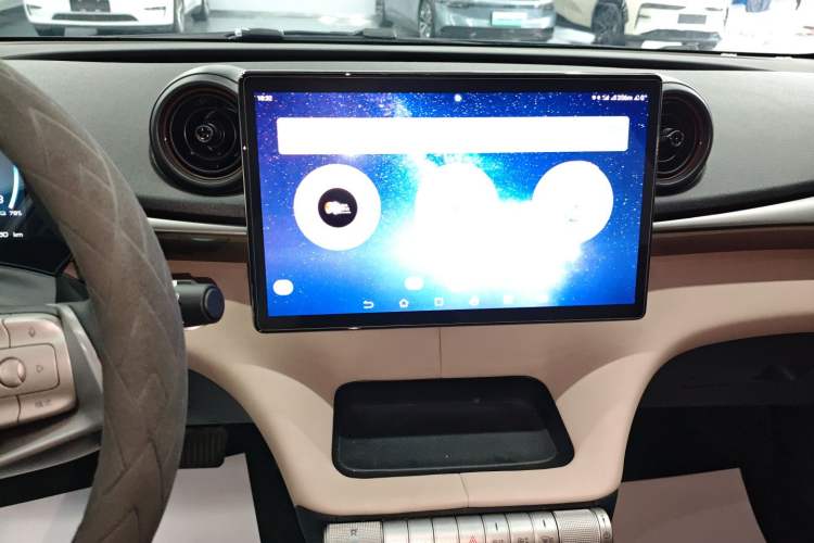 Used BYD Dolphin 2023 420 km Free Version Audio And AC Panel