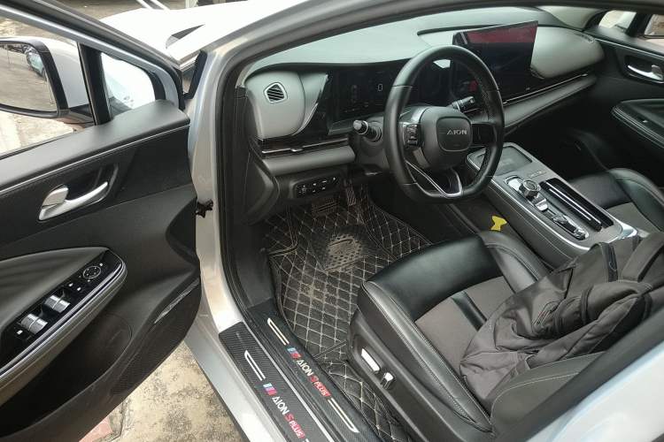 Used AION S Plus 2023 70 Intelligent Edition Lithium Iron Phosphate Interior 3