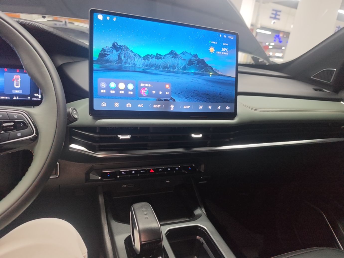 Geely Auto Haoyue L 2024 2.0T DCT Prestige Version — снимка 15