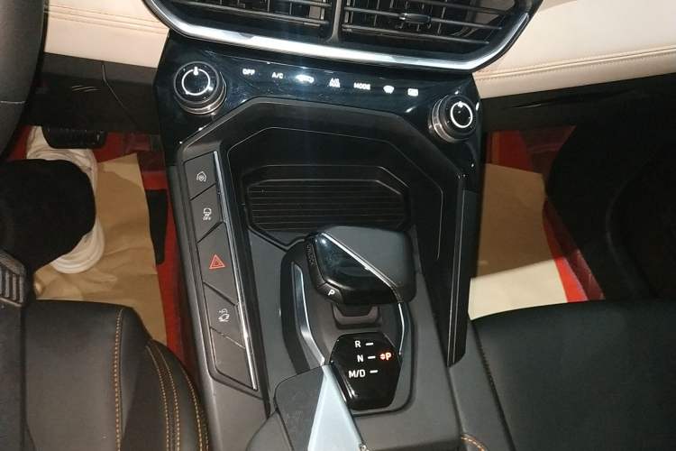 Used Lynk & Co 06 2023 Remix 1.5T Plus Model Gear Lever