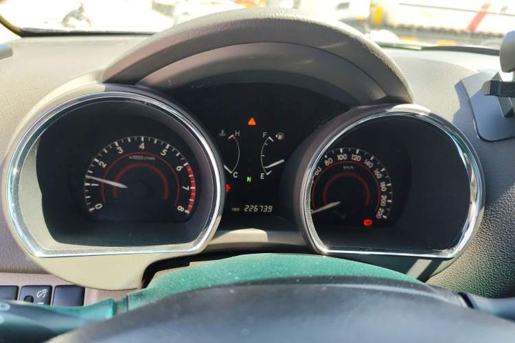 Used Toyota Highlander 2012 2.7L Two-Wheel Drive 7-Seater Luxury Edition Instrument Cluster