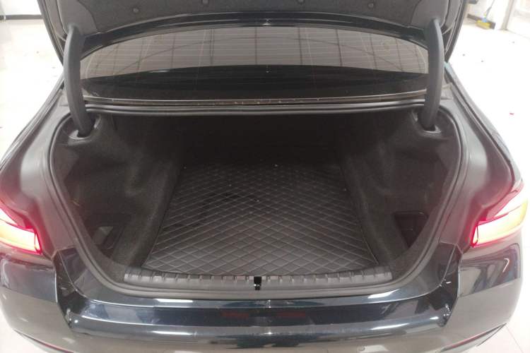 Used BMW 5 Series 2021 530Li Luxury Edition M Sport Package
