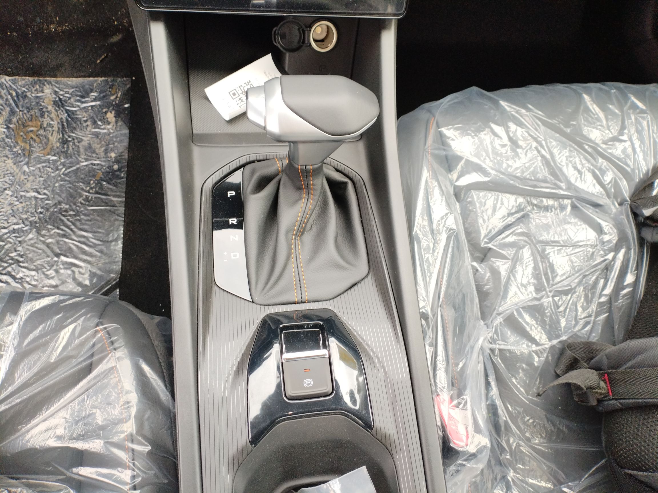Dongfeng Aeolus Yixuan 2025 1.5L Automatic Luxury Version - Luxury — снимка 16