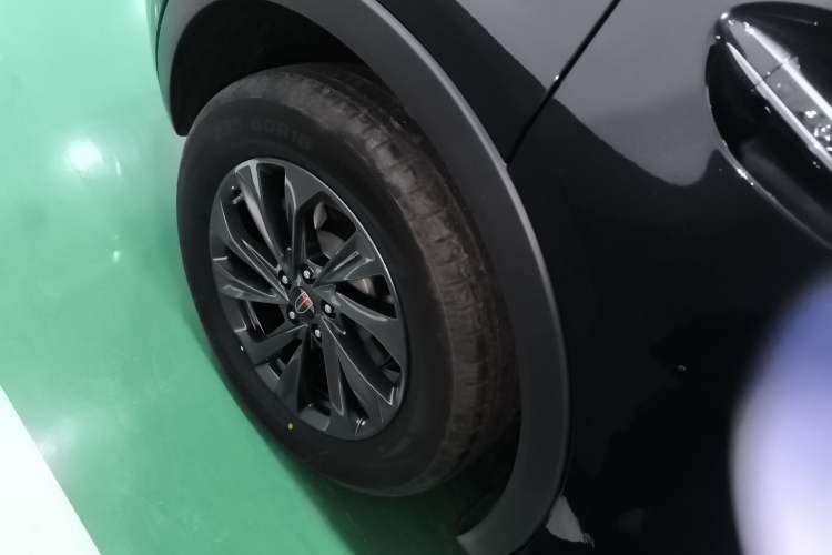 Used Hongqi HS5 2025 2.0T Two-Wheel Drive Flagship Pro Edition
