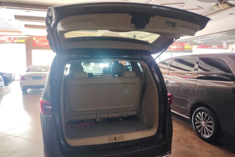 Used Buick GL8 2023 Facelifted Land Cruiser Executive Luxury Version Trunk