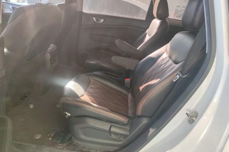 Used Wuling Jiachen 2022 1.5L Manual Enjoyment Elite Model
