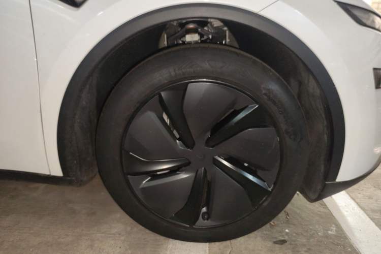 Used Tesla Model Y 2025 Rear-Wheel-Drive Version