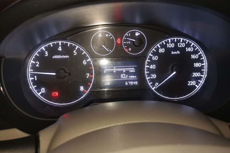 Used Nissan Tiida 2011 1.6L Manual Smart Version