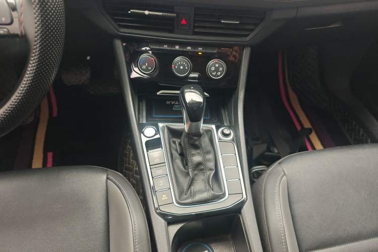 Used Volkswagen Sagitar 2020 280TSI DSG Comfort Version China VI Standard Gear Lever