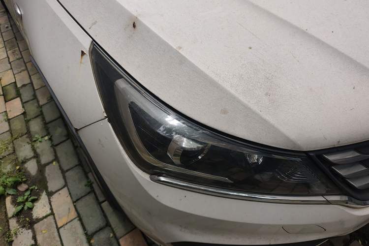 Used Baojun 310W 2017 1.5L Manual Comfort Version China V Right Front Headlight