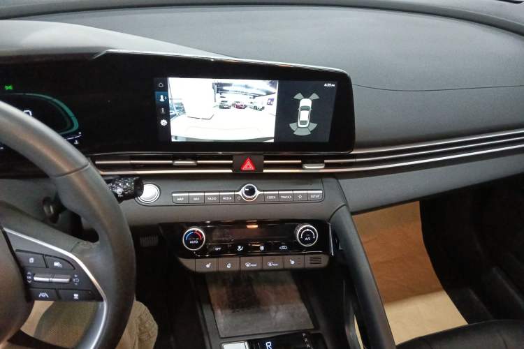 Used Hyundai Elantra 2023 1.5L CVT LUX Prestige Edition