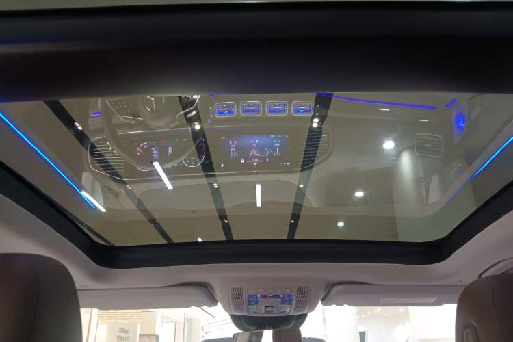 Used Mercedes-Benz GLE 2024 Refreshed GLE 350 4MATIC Stylish Edition Headliner