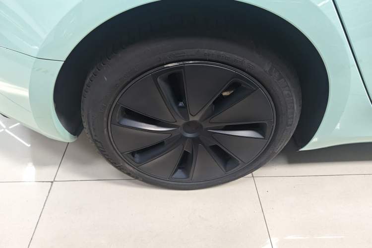Used Tesla Model 3 2023 Rear-Wheel-Drive Version
