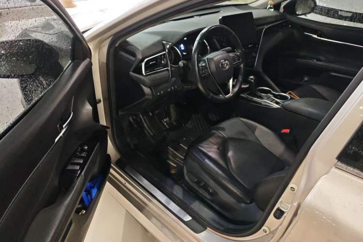 Used Toyota Camry 2021 2.0G Luxury Edition Driver Seat