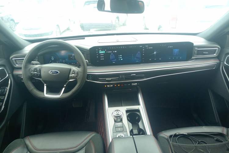 Used Ford Explorer 2023 EcoBoost 285 4x4 ST-LINE 6-Seater Center Console