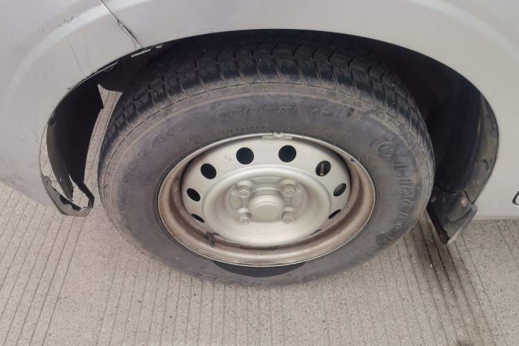 Used Wuling Hongguang V 2022 1.5L Jingqu Version Hydraulic Power Steering LAR Left Front Wheel Hub