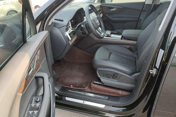 Used Audi Q7 2025 55 TFSI quattro S line Sport Edition
