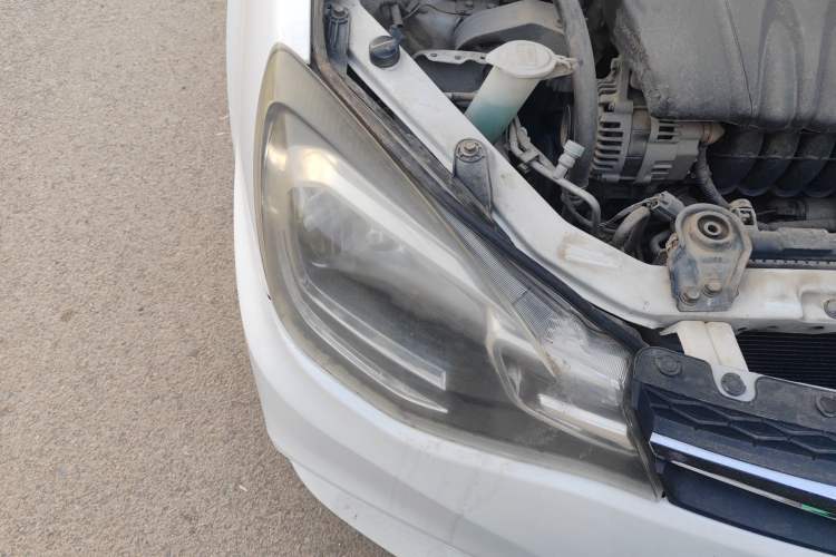 Used Soueast V3 Lingyue 2015 1.5L Manual Happiness Edition Right Front Headlight