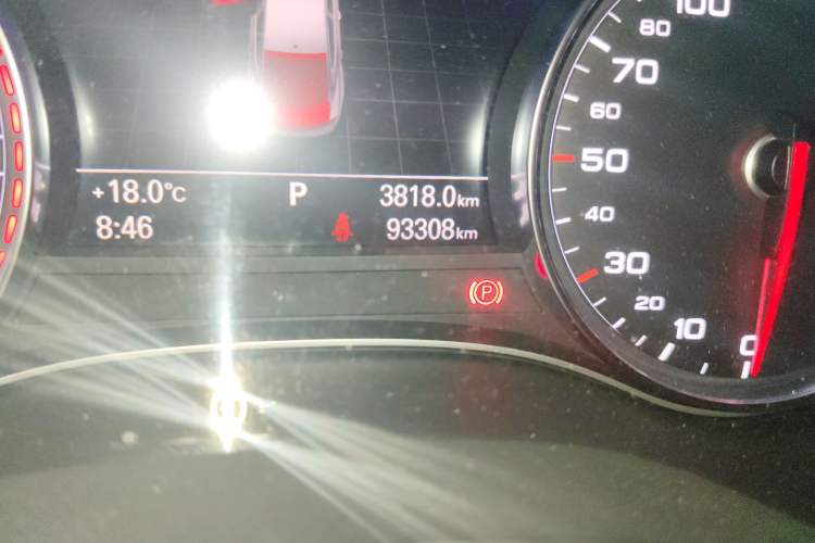 Used Audi A7 2018 35 TFSI Fashion Model Odometer Close Up