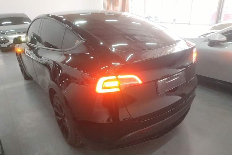 Used Tesla Model Y 2021 Long-Range All-Wheel-Drive Version