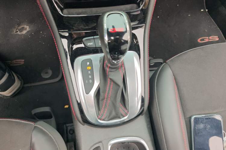 Used Buick Verano 2016 Hatchback GS 20T Dual-Clutch Passionate Sporty Model Gear Lever