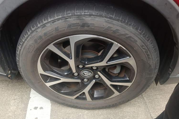 Used Toyota C-HR 2018 2.0L Leading Edition China VI
