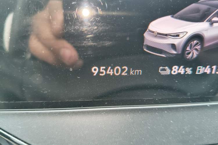 Used Volkswagen ID.4 CROZZ 2021 Long-Range PRO Two-Wheel Drive Version Odometer Close Up