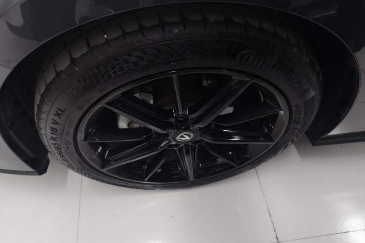 Used CHANGAN UNI-V 2023 1.5T Prestige Model Exterior 4