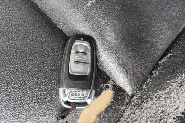 Used Audi Q5 2016 40 TFSI Trendy Edition Vehicle Key