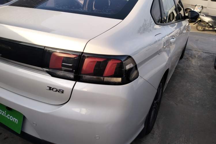 Used Peugeot 308 2018 1.6L Manual Fashion Edition
