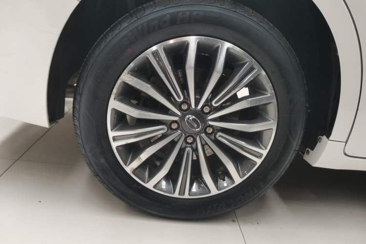 Used GAC Trumpchi M6 2021 270T DCT Prestige Edition (7-seater) Exterior 5