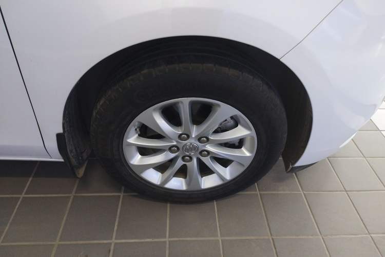 Used Buick GL8 2018 ES 28T Comfort Model China VI Standard Right Front Wheel Hub