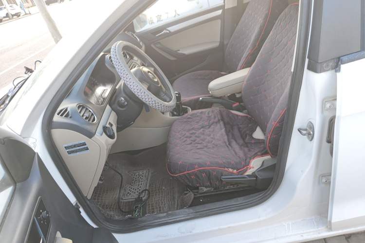 Used Volkswagen Jetta 2015 1.6L Manual Comfort Model Left Front Seat