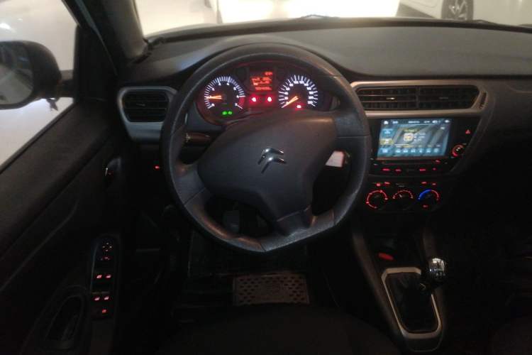 Used Citroen Elysee 2015 Zhishang Edition 1.6L Manual Fashion Model
