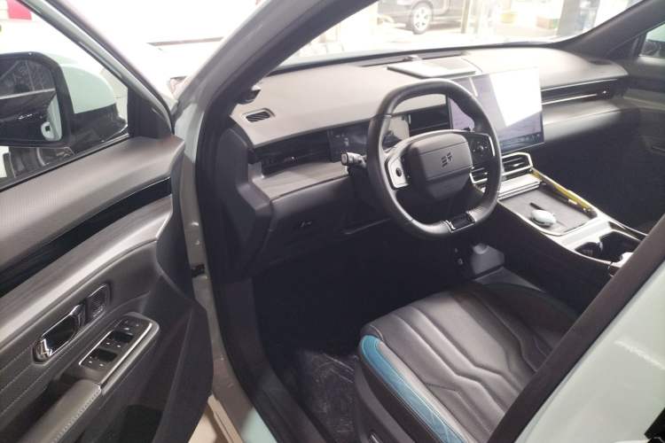 Used JETOUR Shanhai L6 2024 1.5TD DHT ULTRA
